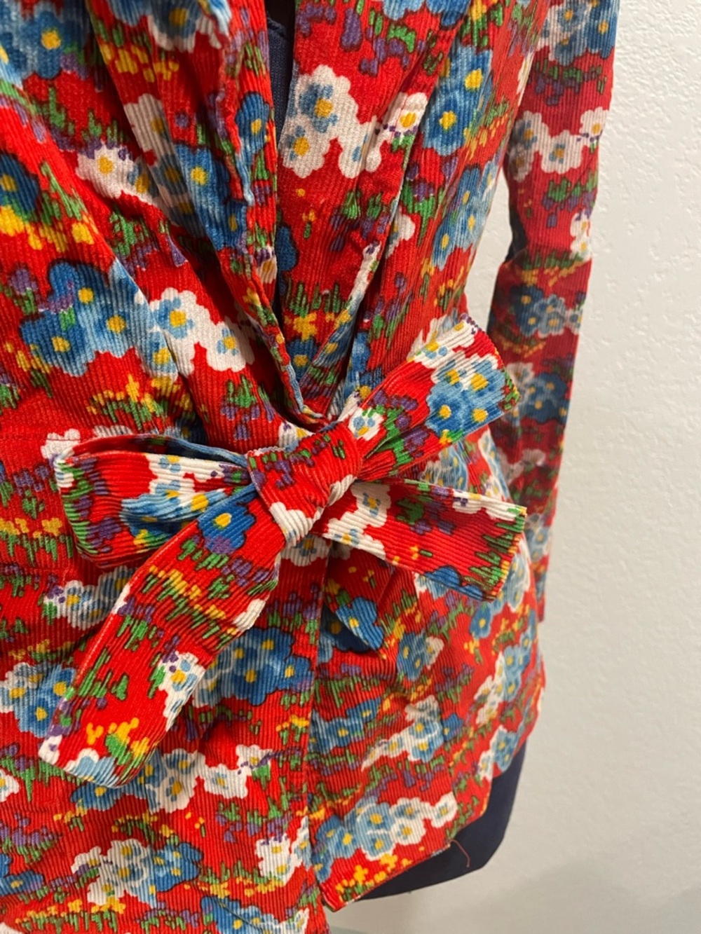 RARE VINTAGE Red Floral Tie-Waist Corduroy Jacket c. 60s/70s - Picture 3 of 6